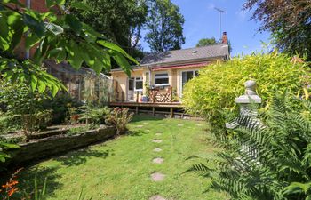 Llyn Y Felin Holiday Home