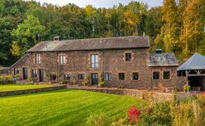 Photo of Bank Barn, Wreay