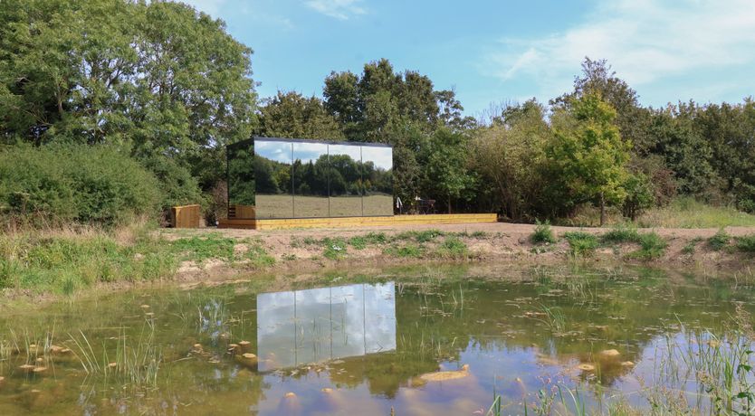 Photo of Pound Farm Mirror Houses: Pond ÖÖD