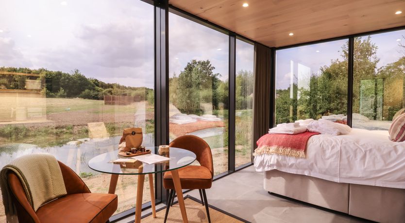 Photo of Pound Farm Mirror Houses: Pond ÖÖD