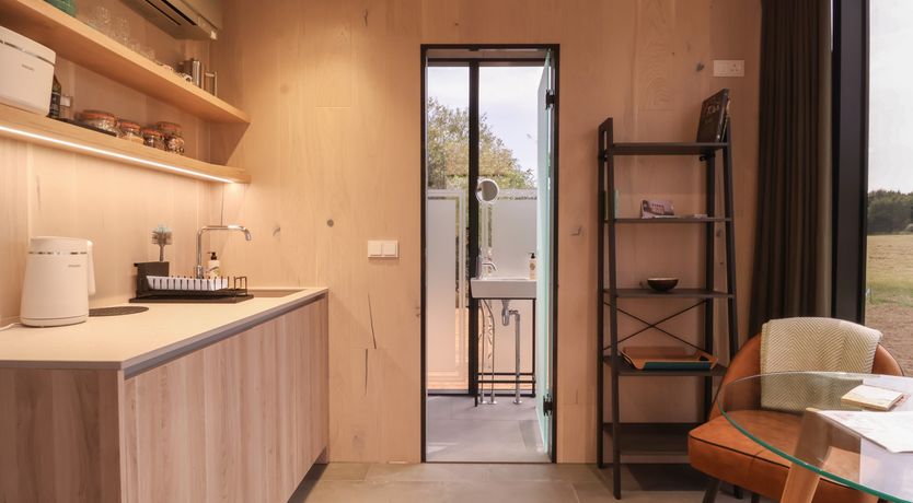 Photo of Pound Farm Mirror Houses: Pond ÖÖD