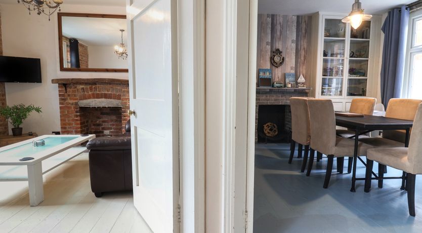 Photo of 18 Chamberlaine Road