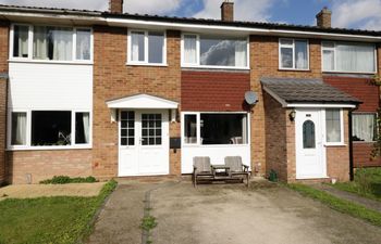 25 Resbury Close Holiday Home