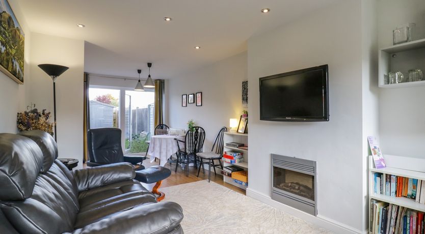 Photo of 25 Resbury Close