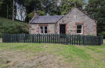 Gunroom Cottage Holiday Home