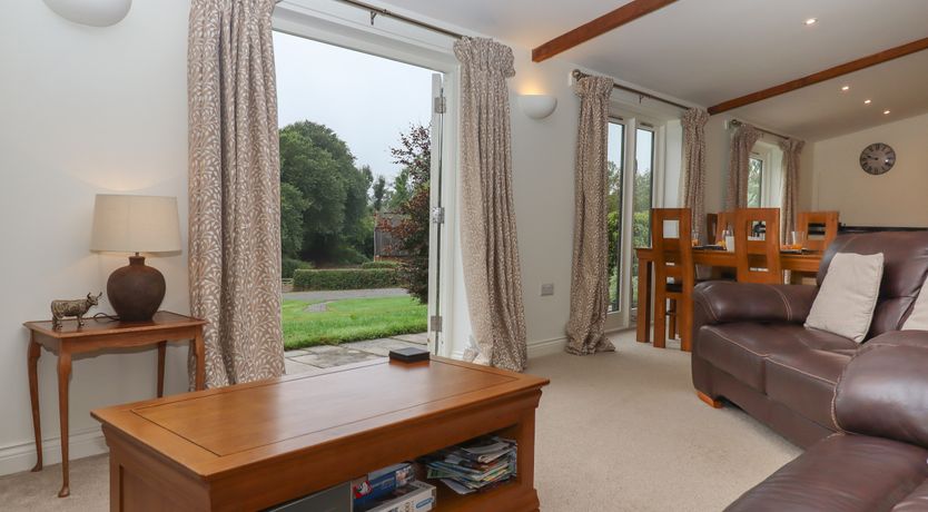 Photo of Binneford Barn