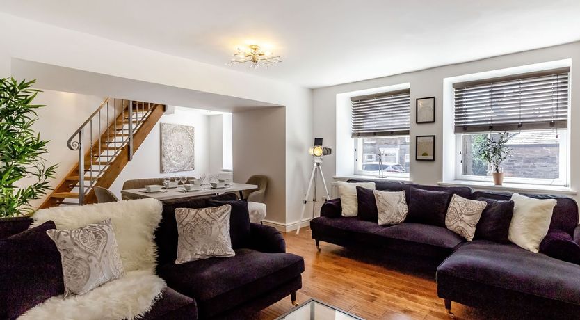 Photo of Queen Anne Suite