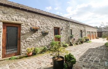 Courtyard Cottage Holiday Home