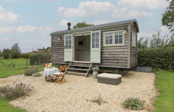 Goose Whistle Hut Holiday Home