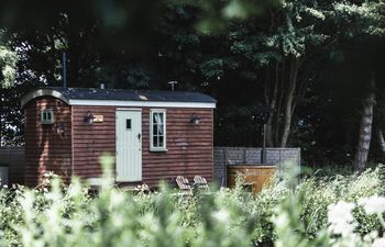 Little Otchan Shepherd's Hut Holiday Home