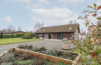 Tranquil Waters Cabin Holiday Home