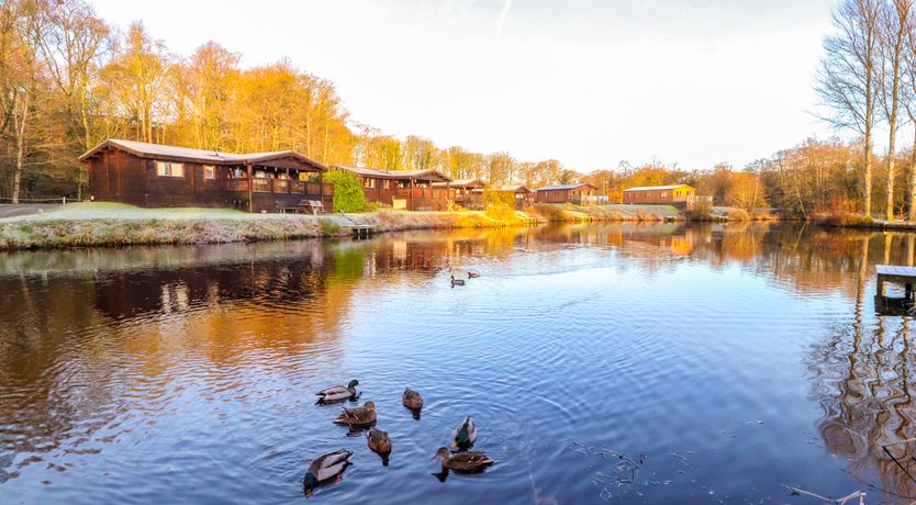 Photo of Lakeside Lodge