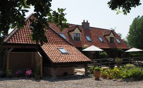 Photo of Chestnut Tree Barns: Tree Tops Apartment