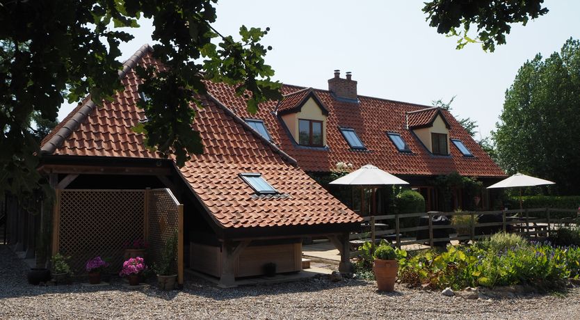 Photo of Chestnut Tree Barns: Tree Tops Apartment