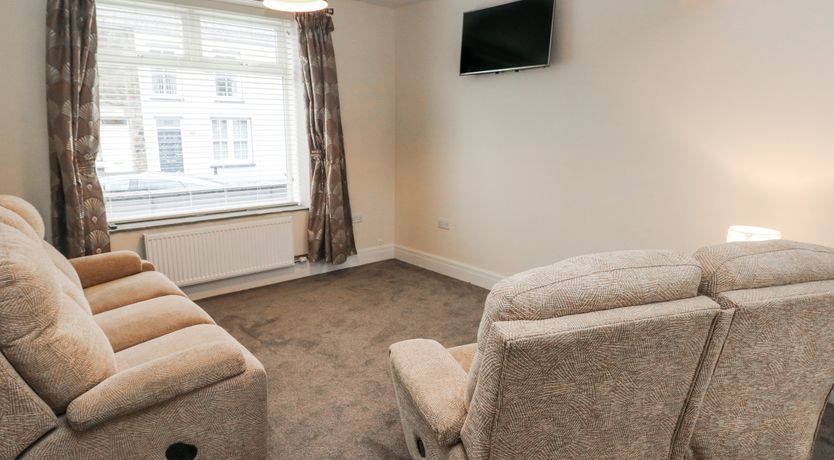 Photo of 32 Bridgend Road