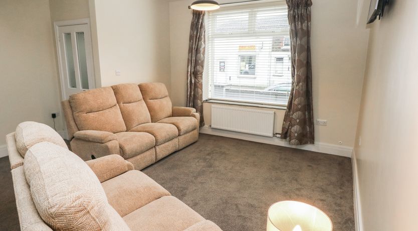 Photo of 32 Bridgend Road