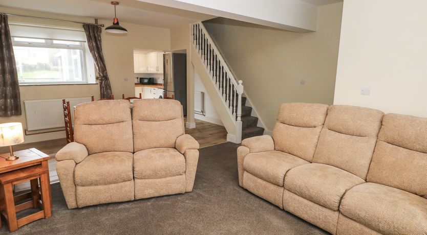 Photo of 32 Bridgend Road