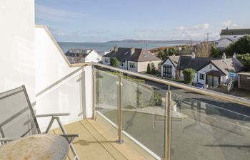 Seaview Holiday Home