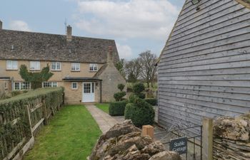 Stable Cottage Holiday Home