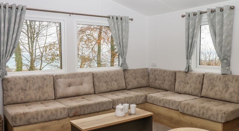 Photo of 6 Manor Park