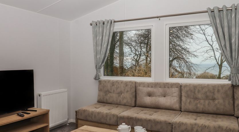 Photo of 6 Manor Park