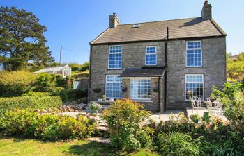 Goleufryn Holiday Home