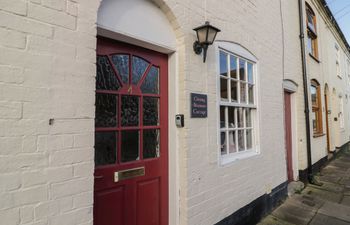 Cherry Blossom Cottage Holiday Home