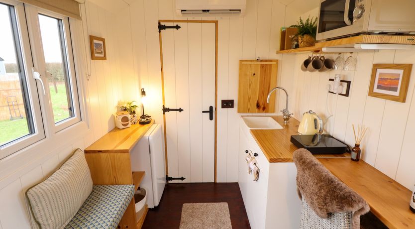 Photo of Shepherds Hut - Oak