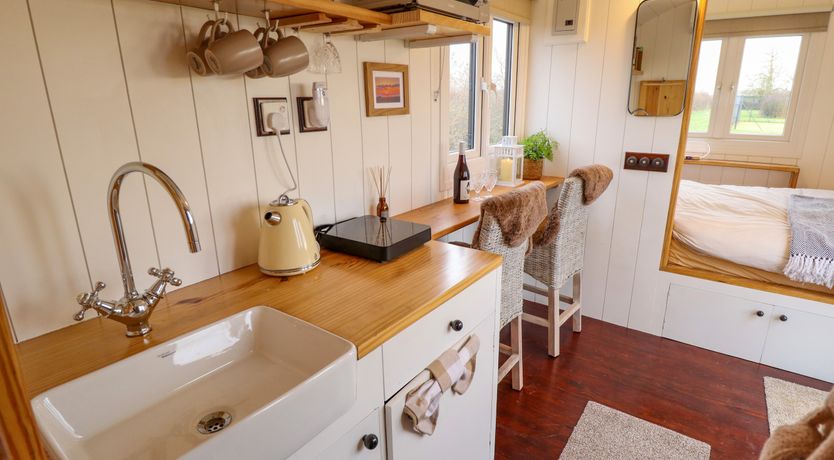Photo of Shepherds Hut - Oak