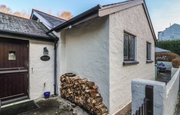 Old Farm Cottage Holiday Home