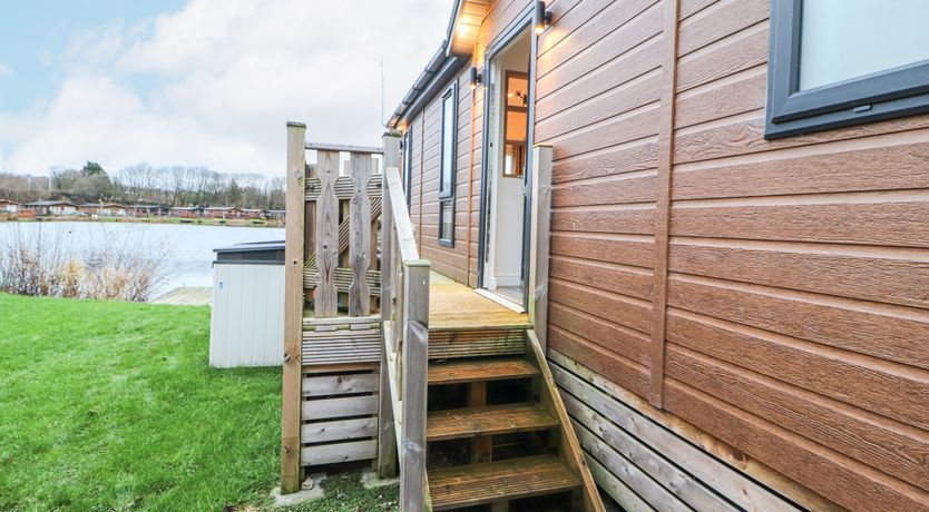 Photo of 12A Lake Escape