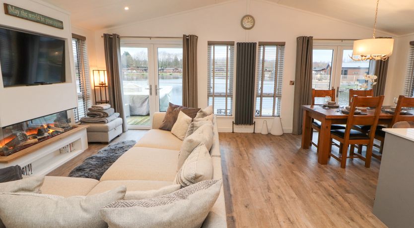 Photo of 12A Lake Escape