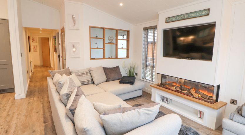 Photo of 12A Lake Escape