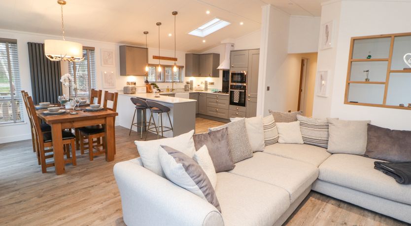 Photo of 12A Lake Escape