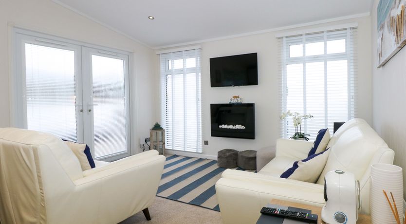 Photo of Un Diwrnod (One Day) The Warren T22