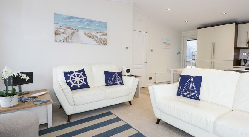 Photo of Un Diwrnod (One Day) The Warren T22