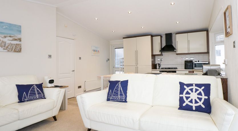 Photo of Un Diwrnod (One Day) The Warren T22