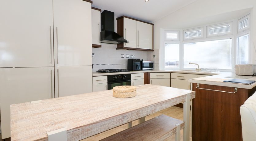 Photo of Un Diwrnod (One Day) The Warren T22