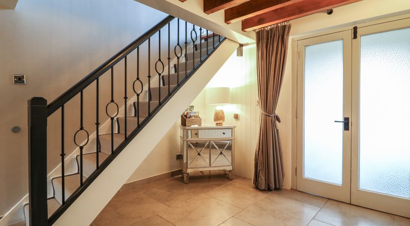 Photo of Bridge Barn