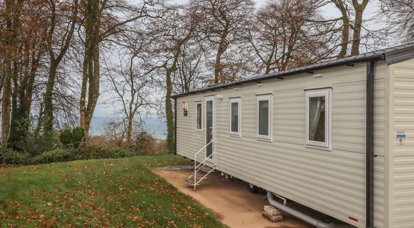 Photo of 5 Manor Park