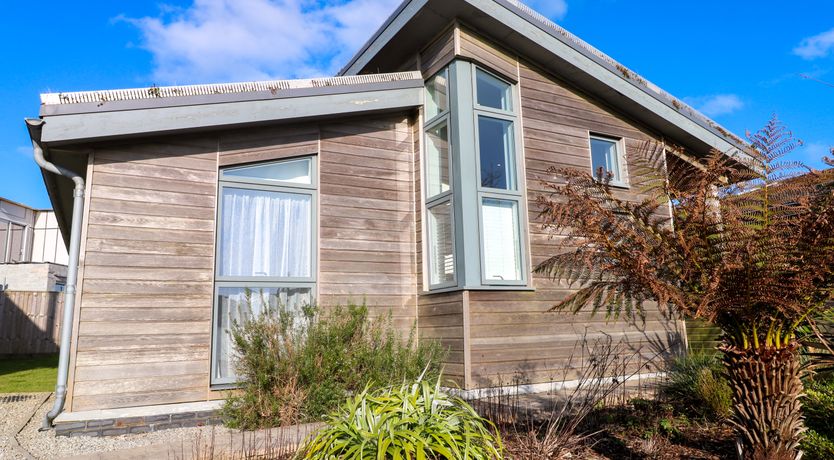 Photo of Una, Lodge 70