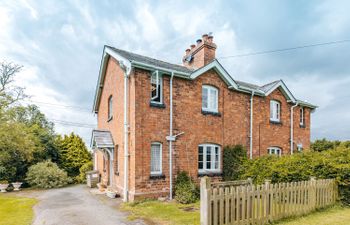 Shepherd's Cottage Holiday Home