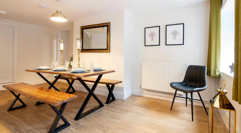 Photo of Dovestone Cottage