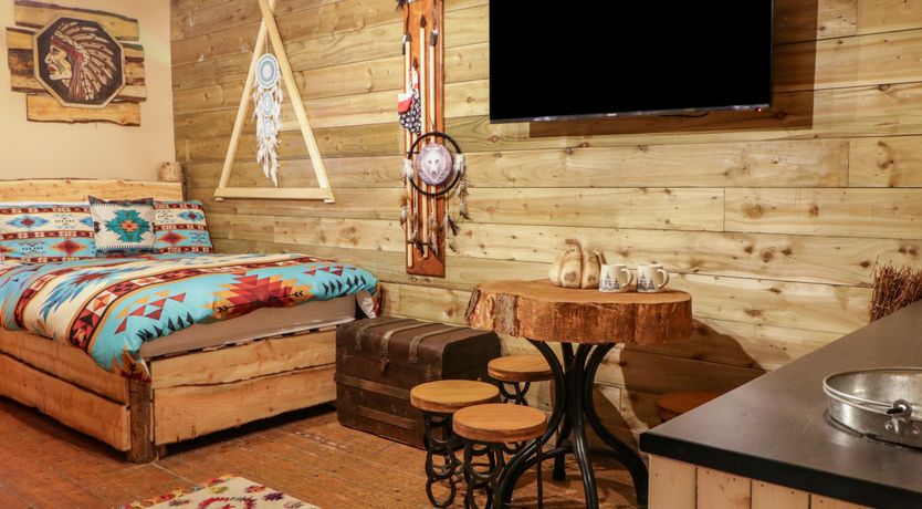 Photo of Apache Falls Lodge