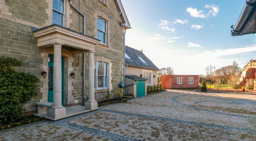 Photo of Royal Oak House