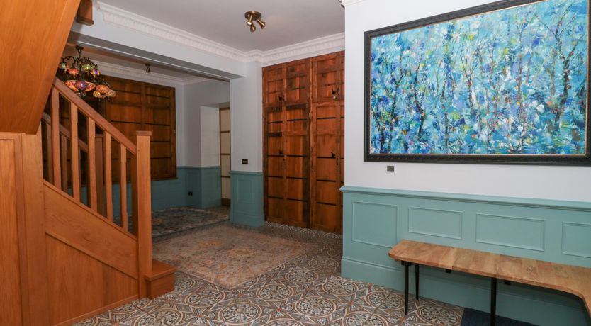 Photo of Royal Oak House