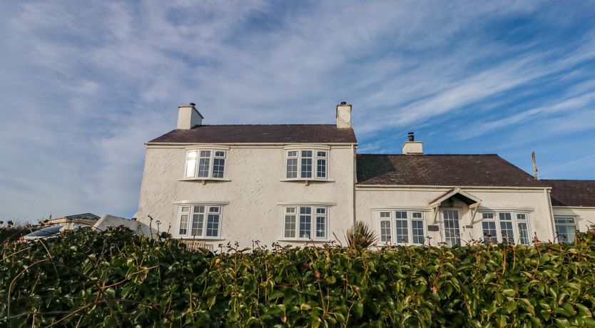 Photo of Fferm Porthdafarch South Farm House