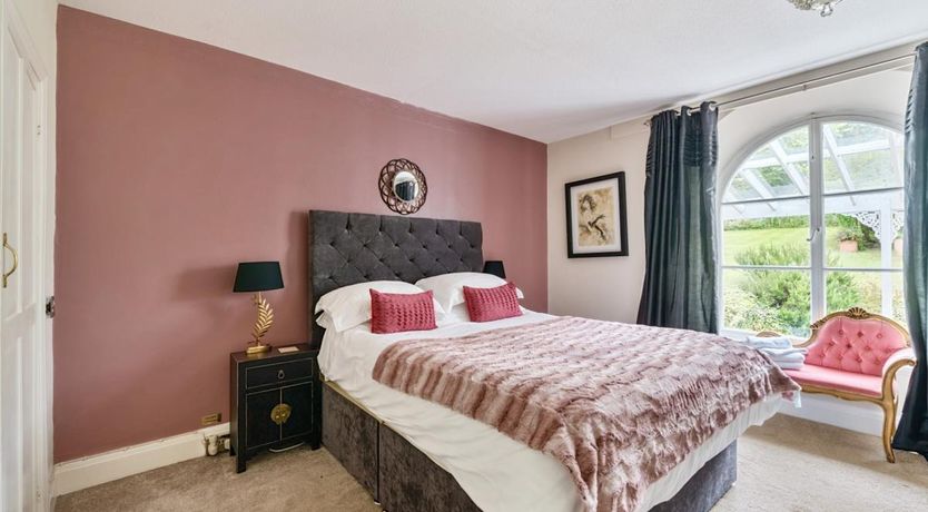 Photo of 10 Bed in Barnstaple