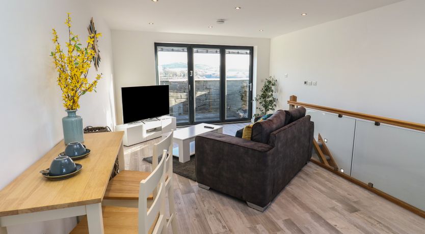 Photo of Lake Bank Views