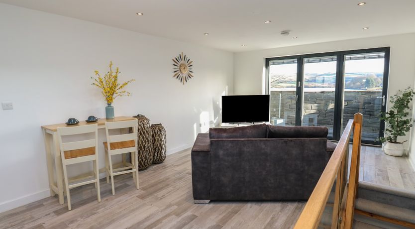 Photo of Lake Bank Views